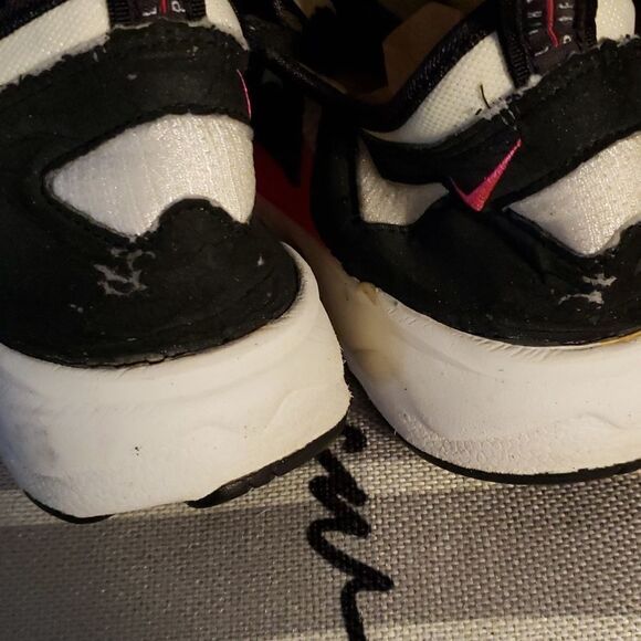 Nike 1994 vintage tensile air tennies. White,black,pink, size 10 - Picture 2 of 6